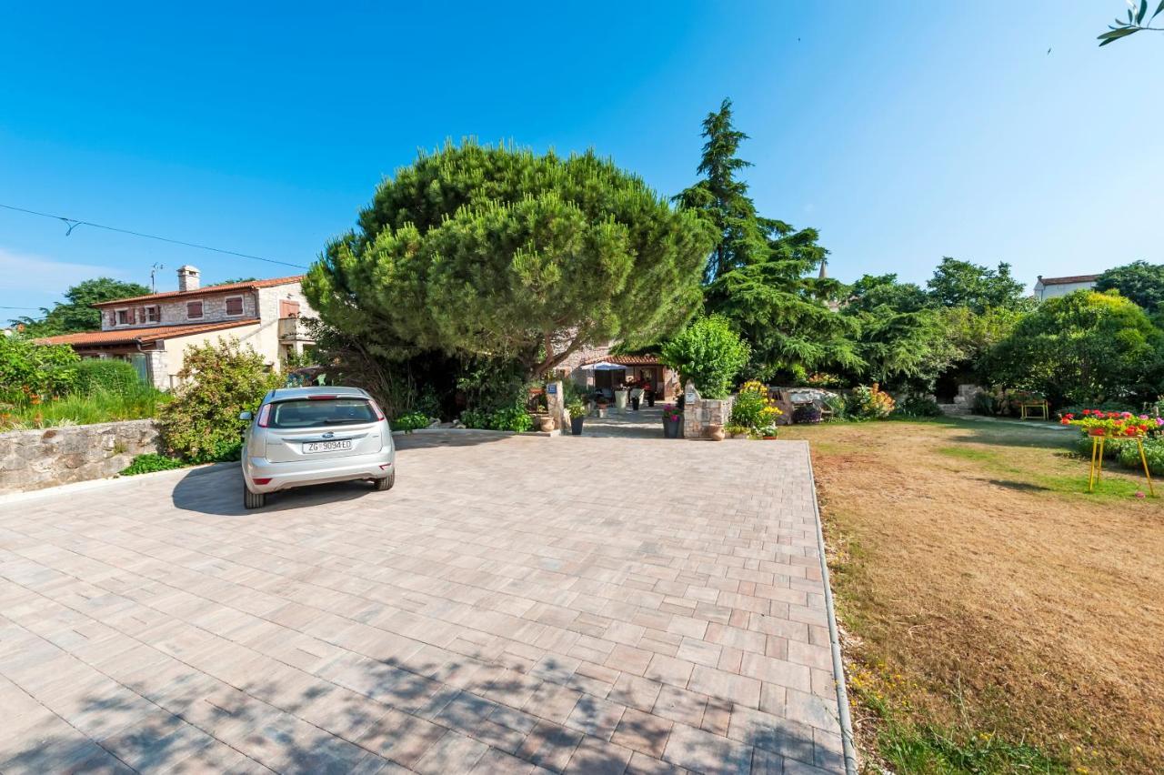Apartment Pino Bale Exterior foto
